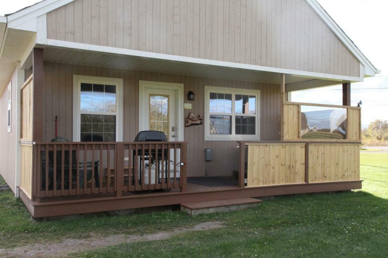 Seaside Chalet,Aboiteau Beach Cottage Rentals,Cap Pele Exterior photo